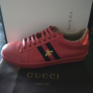 ...Bee Acer Sneaker ......SOLD.......